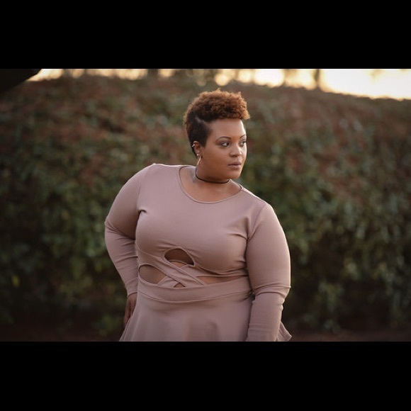 Dress - Picture 2 of 4